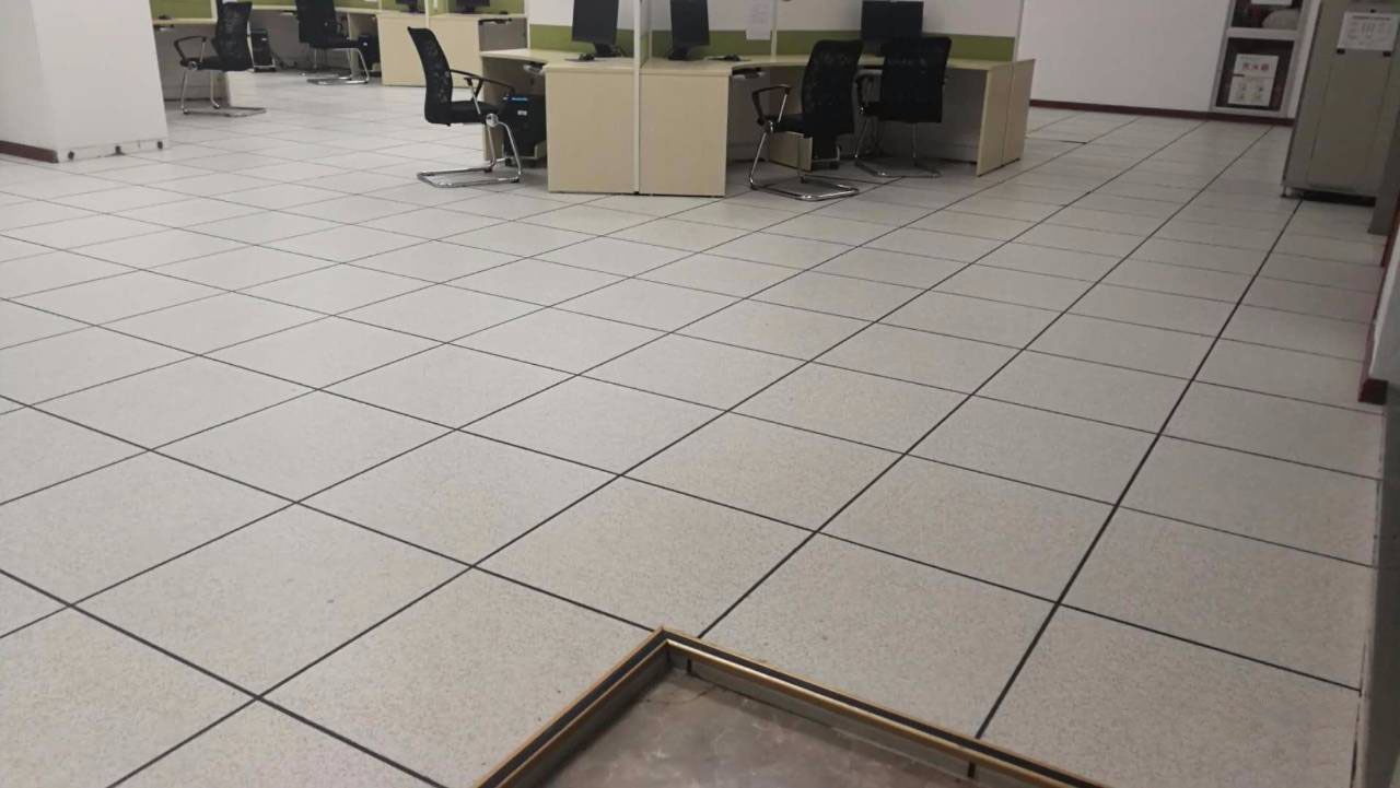 消防控制室防靜電地板規格要求？